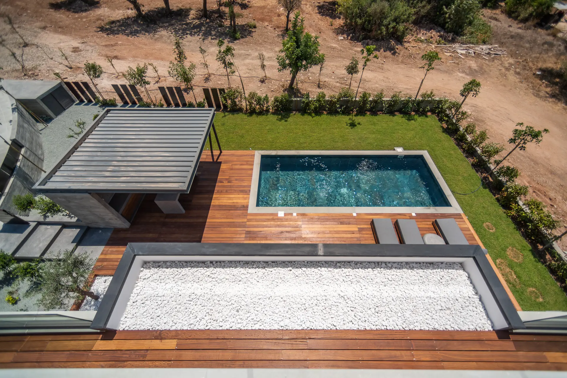 olias branco overview garden and pool